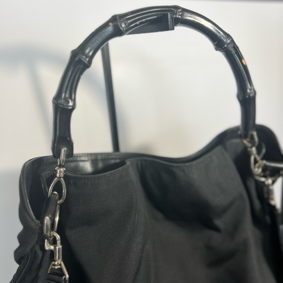 Gucci black nylon canvas hobo bag with leather strap and bamboo handle - Picture 3 of 15